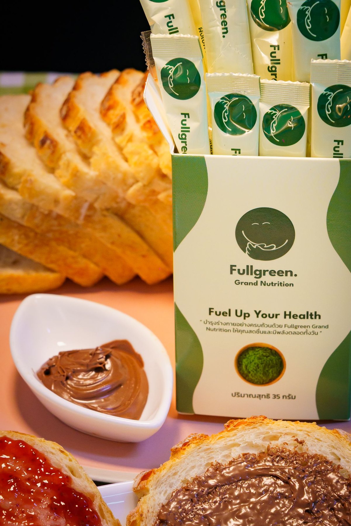 Fullgreen sachets served with bread and spreads